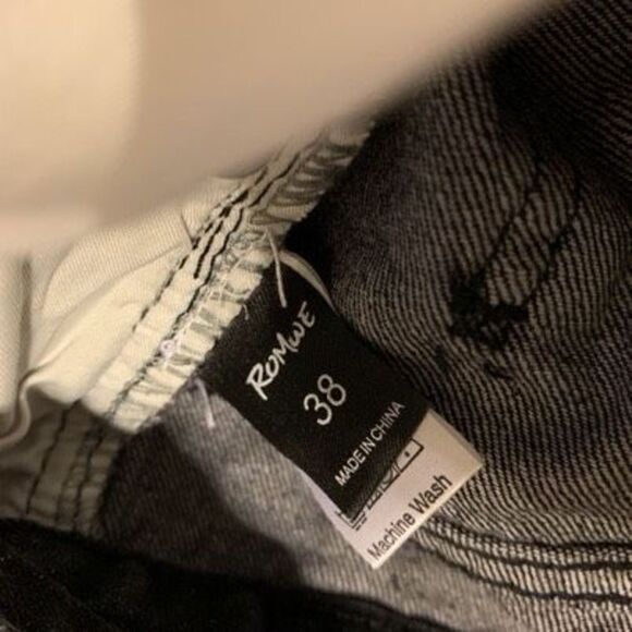ROMWE Size 38 Distressed Ripped Black Jeans NWT - Picture 3 of 7